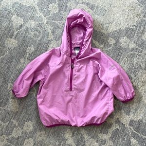 Patagonia baby girl very light jacket. 24 months